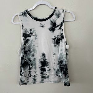 Lululemon train to be tank size medium tie dye